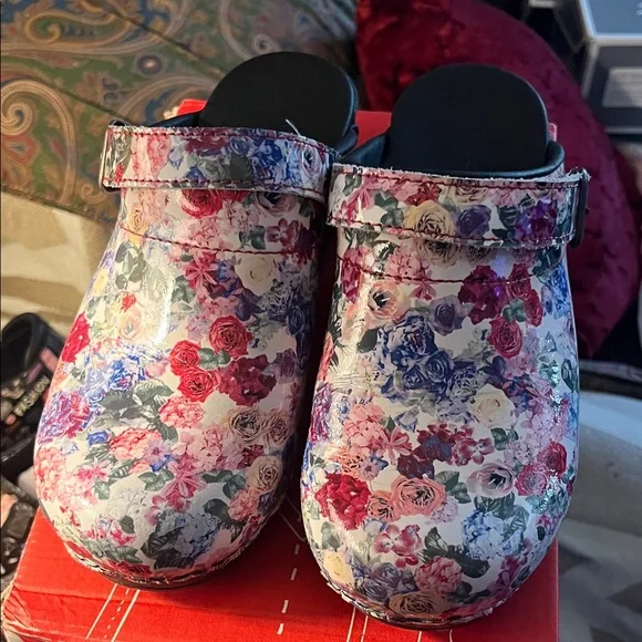 Sanita Multicolor Floral Clogs - Picture 2 of 5